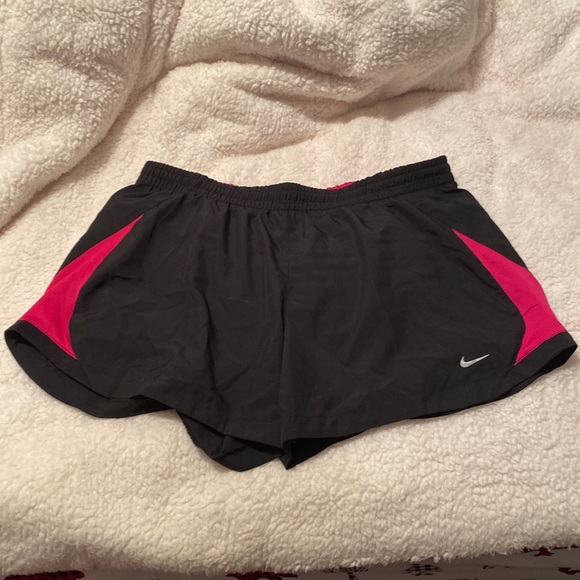 Nike Pants - SHORTS